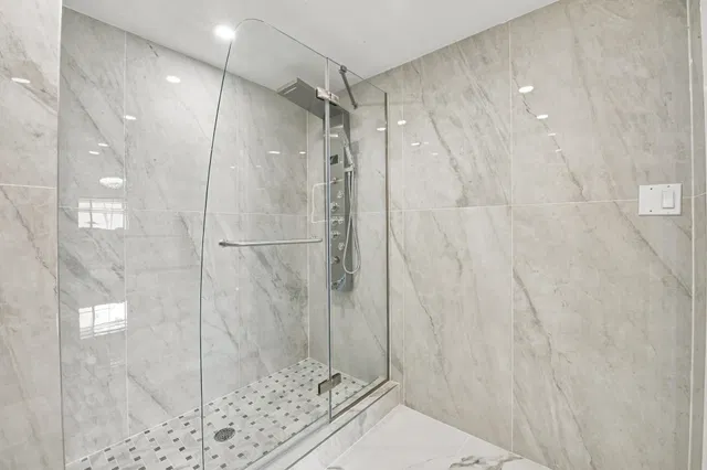  Unit 105 photo 21