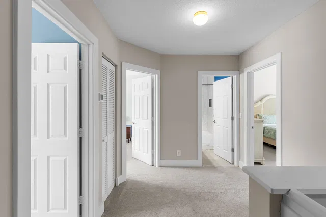 Residence photo 16
