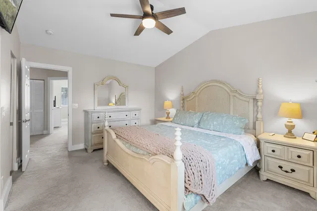 Residence photo 18