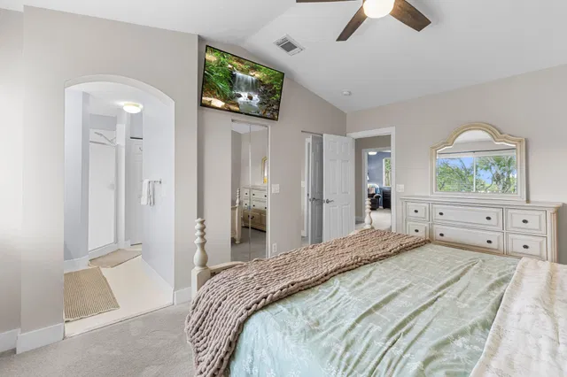 Residence photo 19