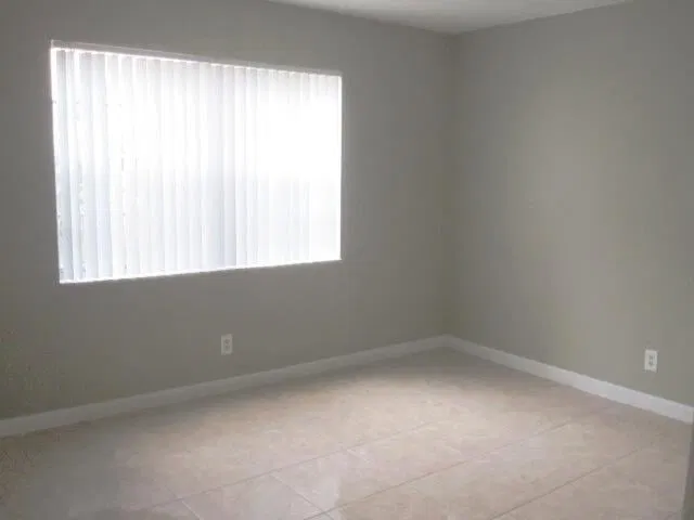 Unit 123 photo 5