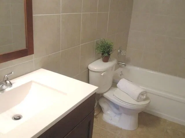 Unit 123 photo 6