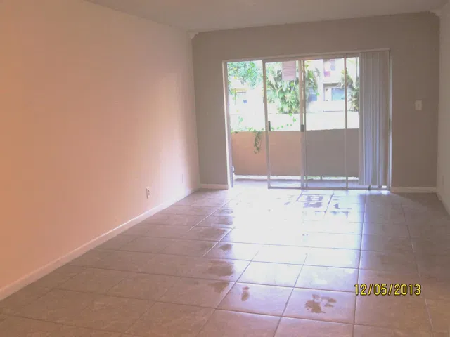 Unit 123 photo 9