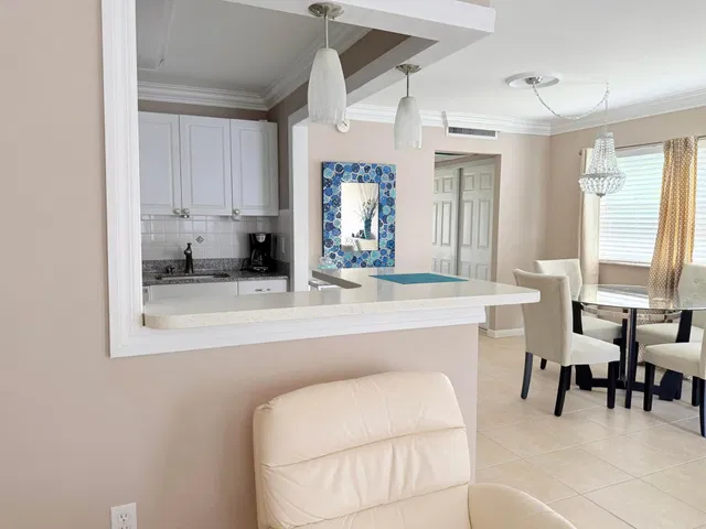 Residence photo 2