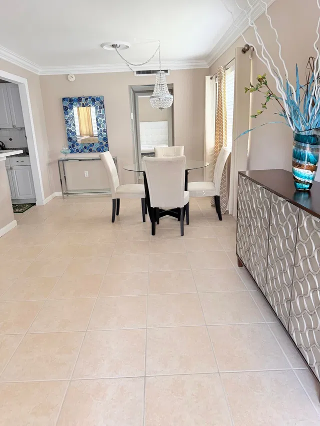 Residence photo 4
