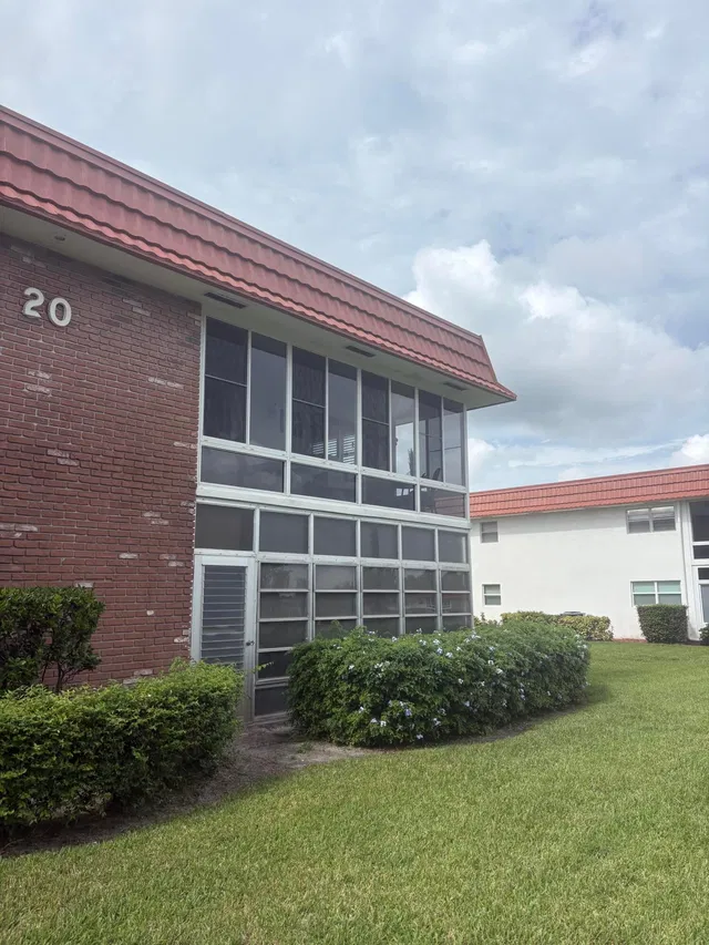 Unit 2009 photo 2