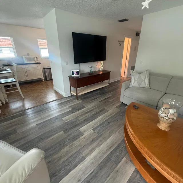 Unit 2009 photo 6