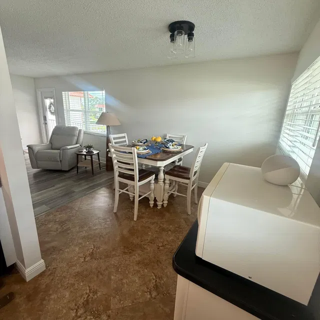 Unit 2009 photo 7