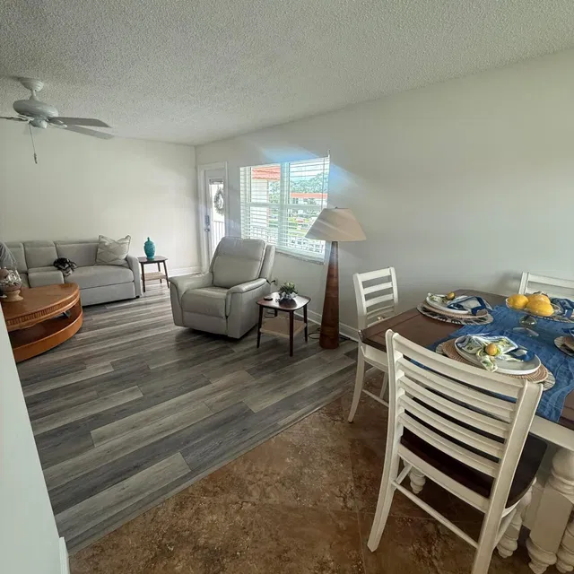 Unit 2009 photo 9
