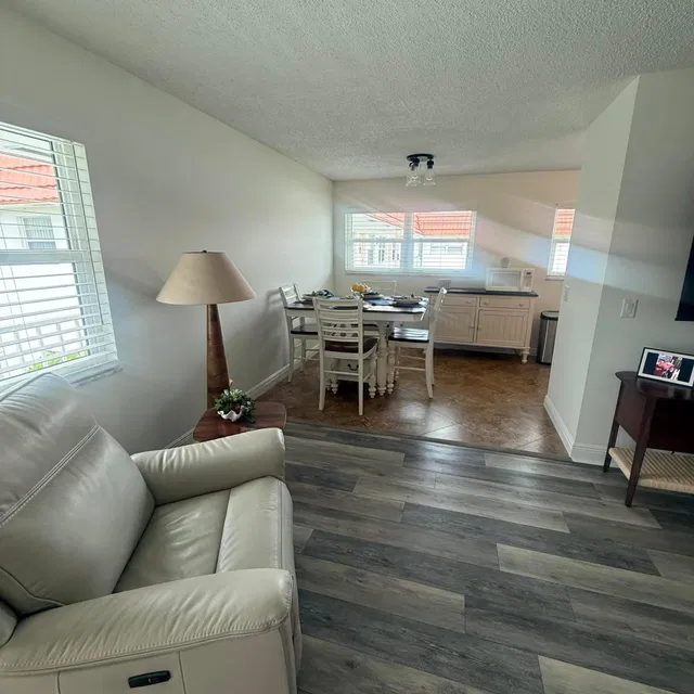 Unit 2009 photo 26