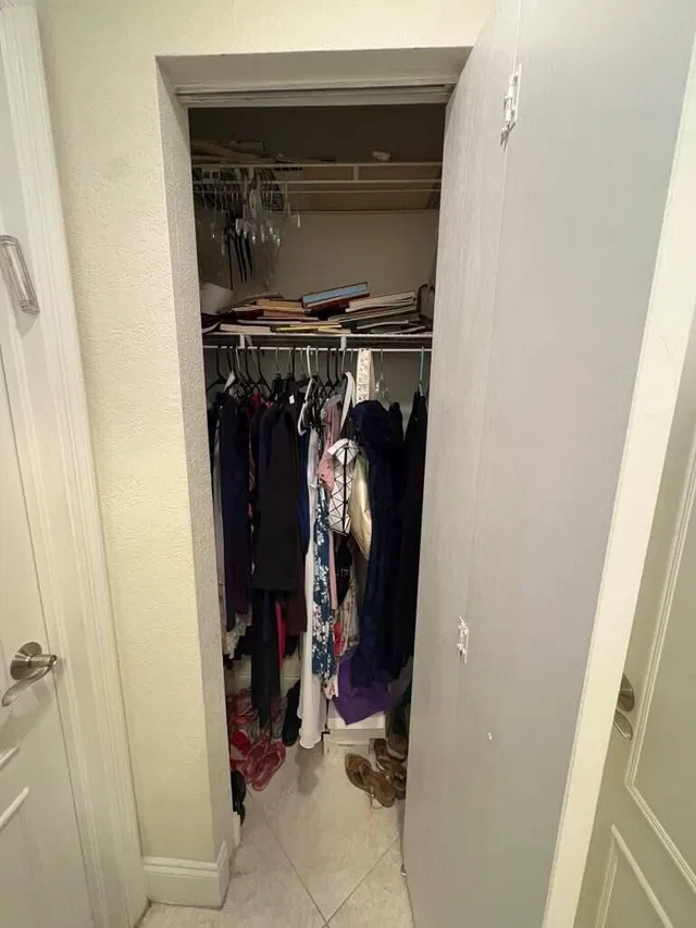 Unit B photo 34