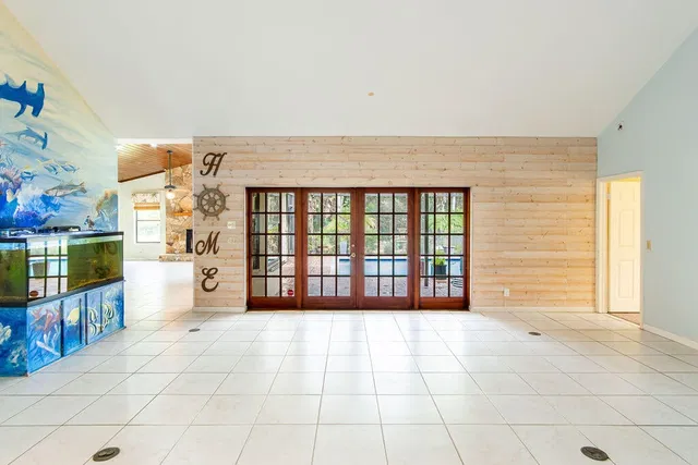 Residence photo 8