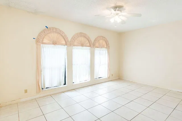 Residence photo 11