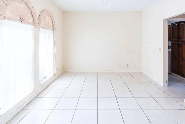 Residence photo 12