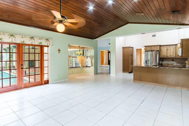 Residence photo 20