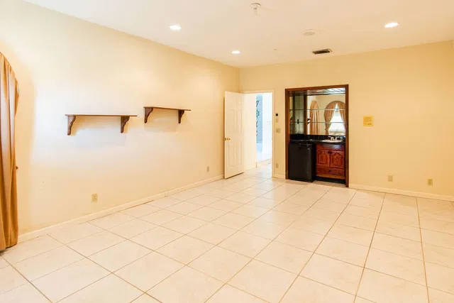 Residence photo 42