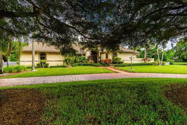 Residence photo 85