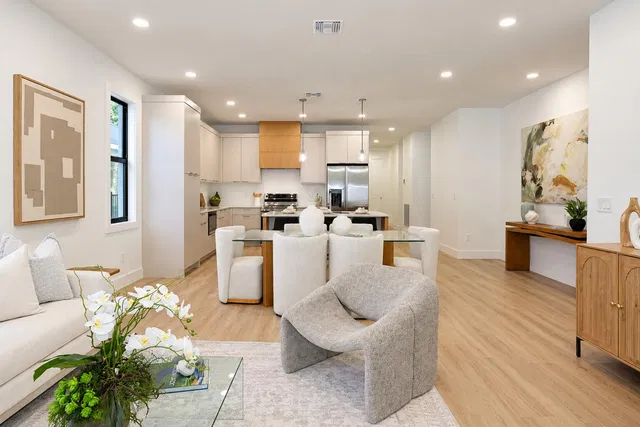 Residence photo 18