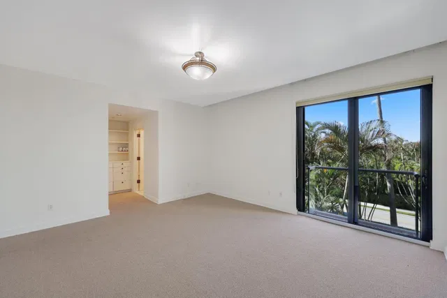 In-Town Palm Beach Unit S32 photo 37
