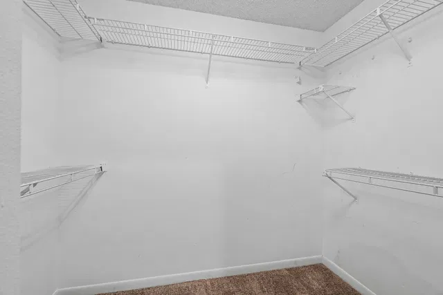 Unit B photo 24