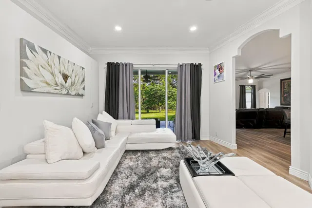 Residence photo 8