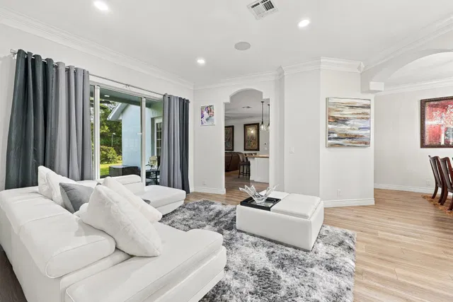 Residence photo 9