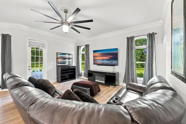 Residence photo 20