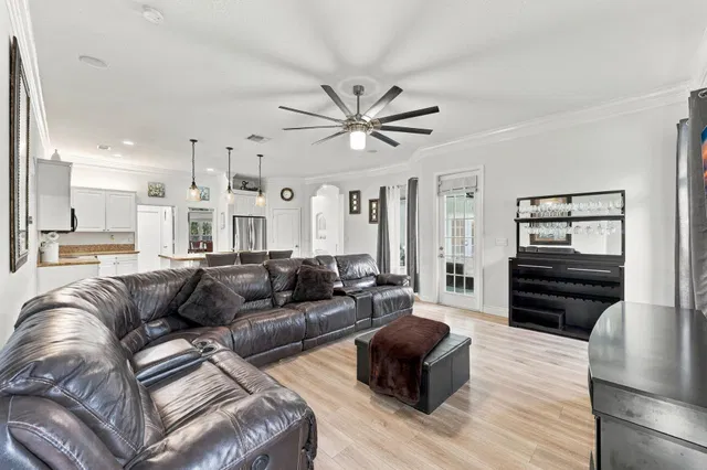 Residence photo 22