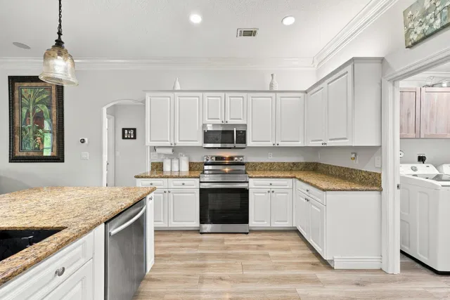 Residence photo 24
