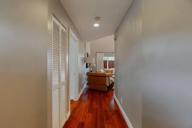 Residence photo 6