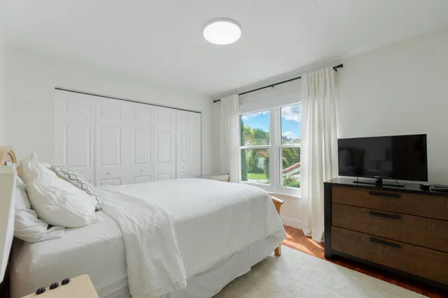 Residence photo 12