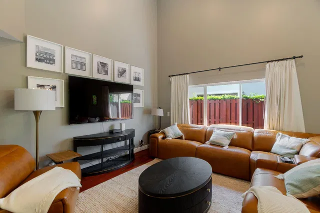 Residence photo 17