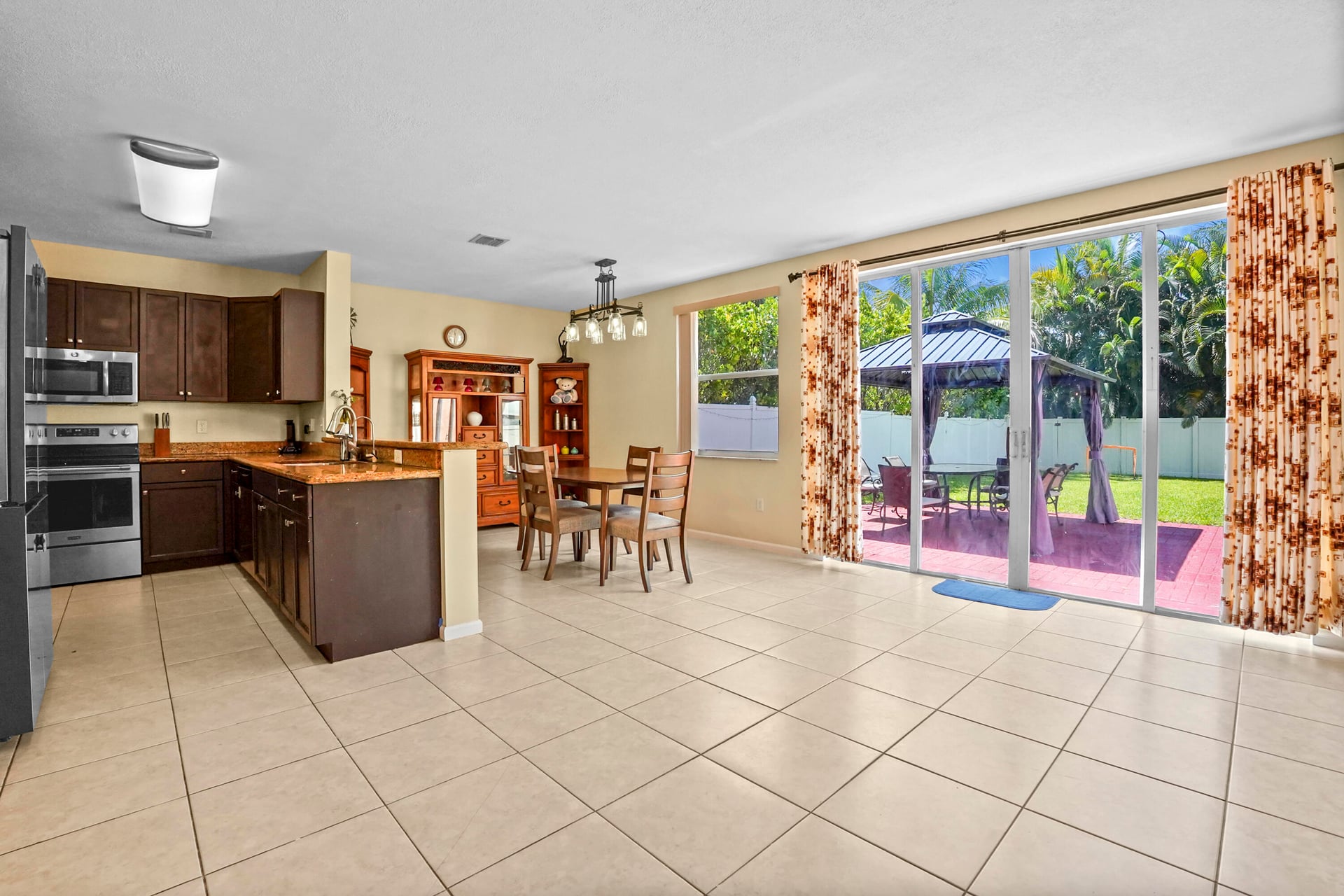 Residence photo 8