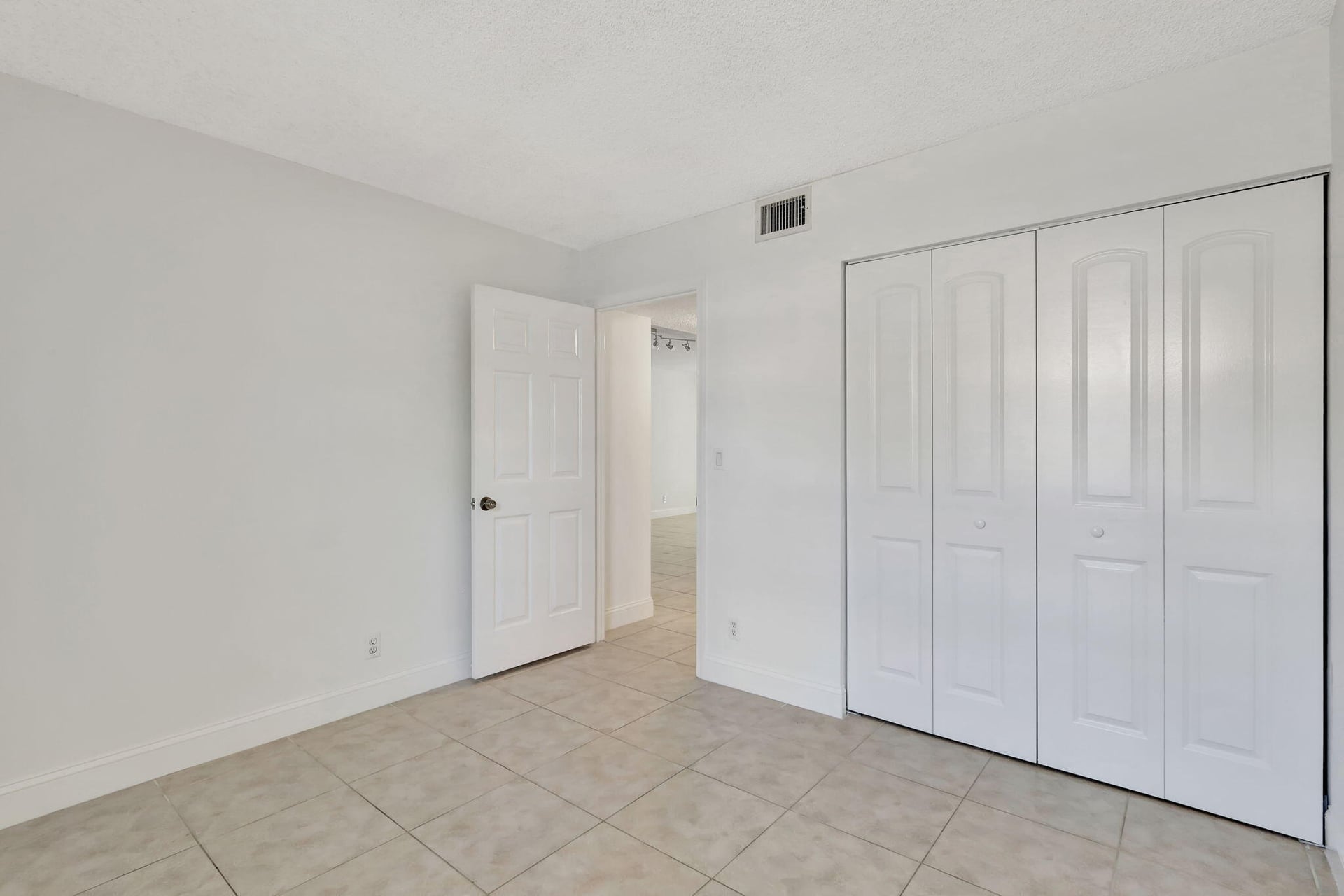 Unit N123 photo 11