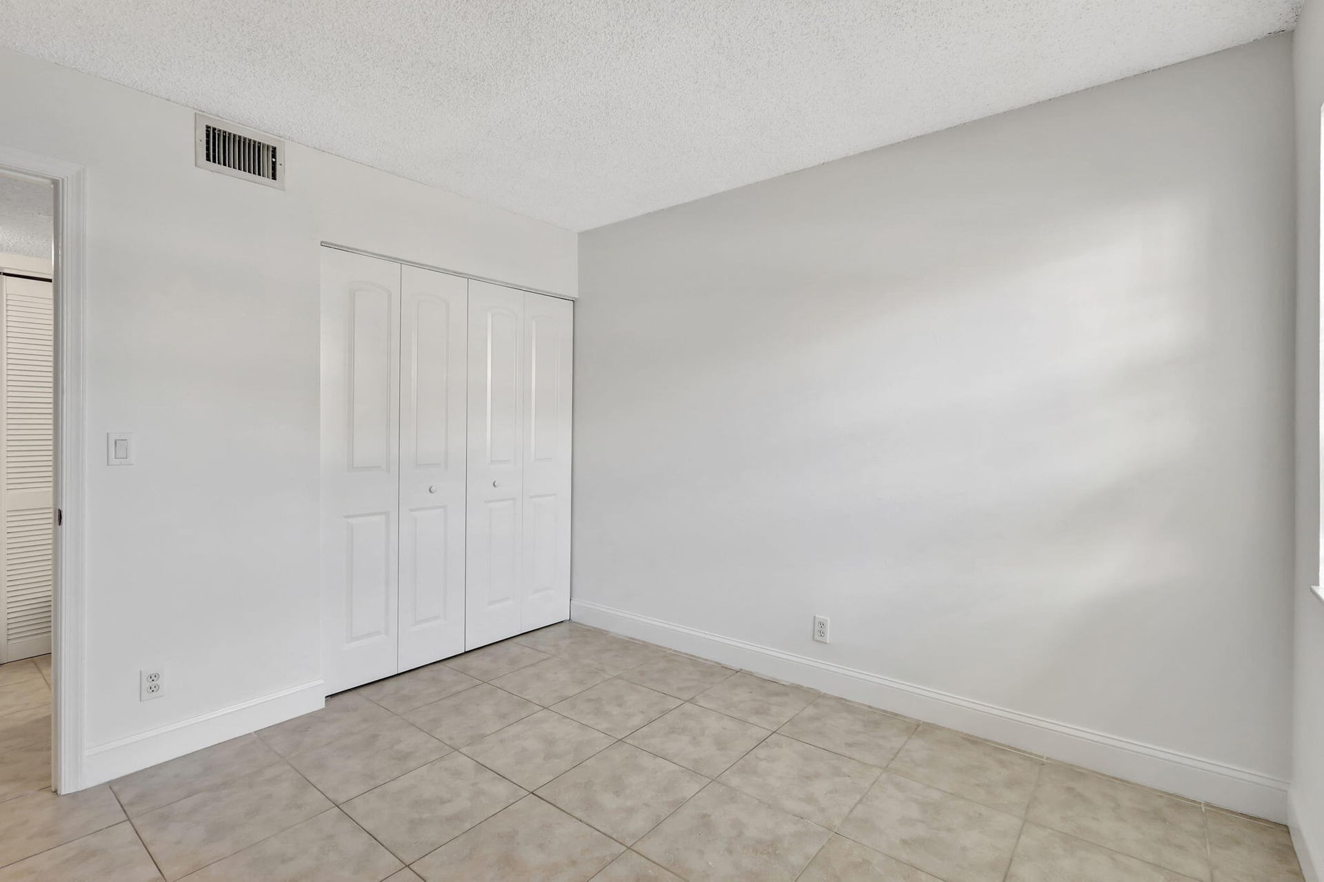 Unit N123 photo 12