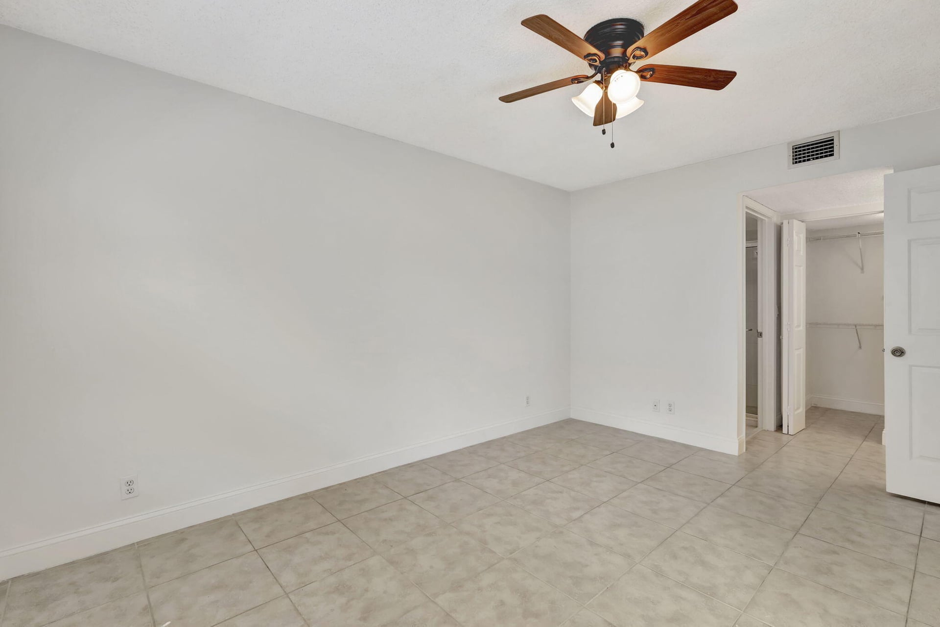 Unit N123 photo 14