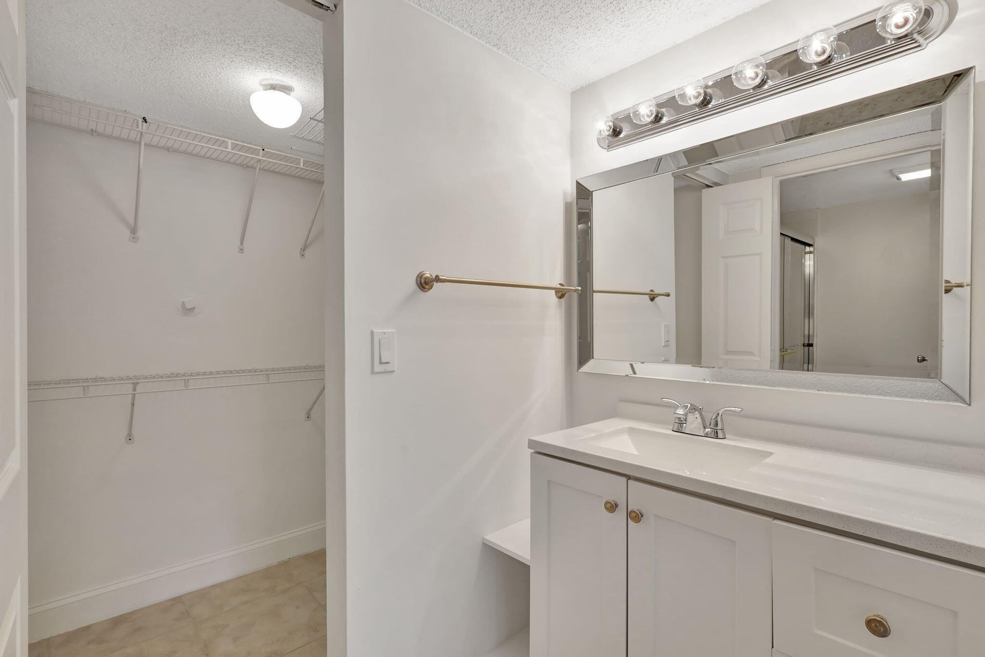 Unit N123 photo 16