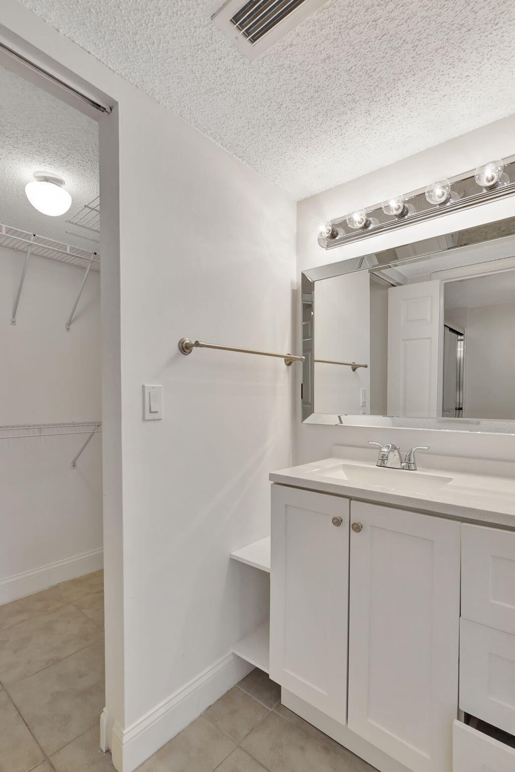 Unit N123 photo 17