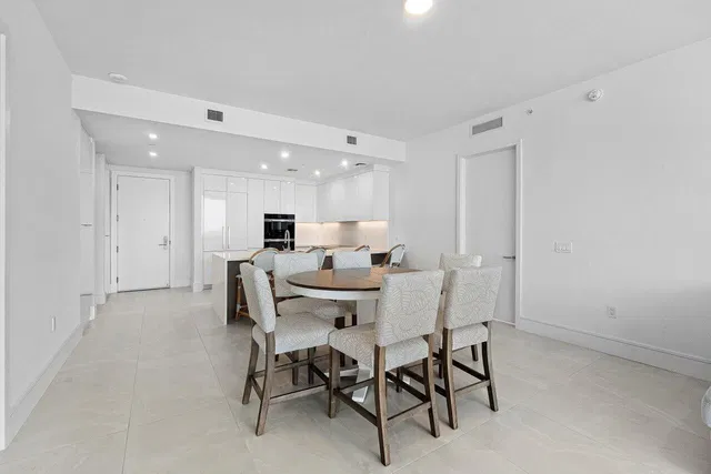 Nautilus 220 Unit 1817 photo 5
