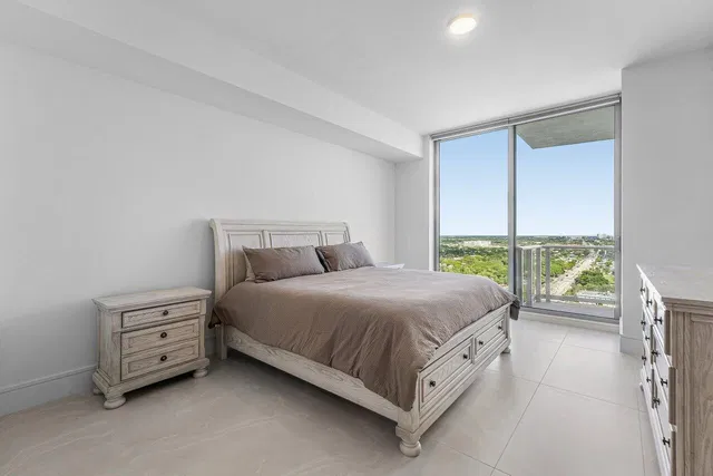 Nautilus 220 Unit 1817 photo 9