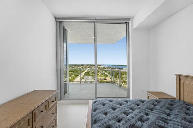 Nautilus 220 Unit 1817 photo 17