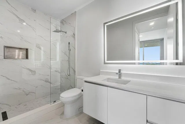 Nautilus 220 Unit 1817 photo 18