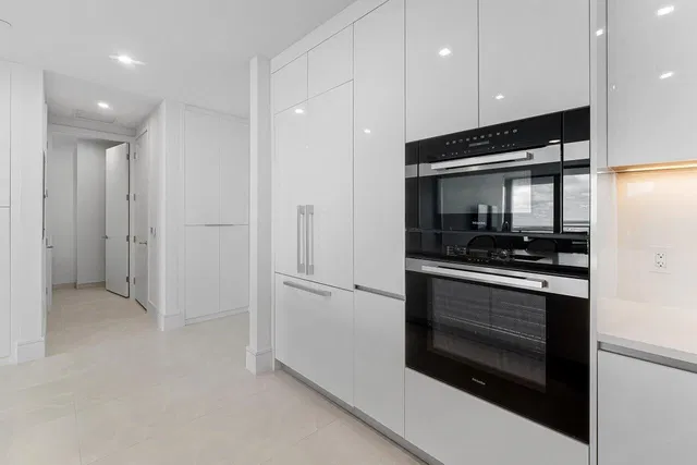 Nautilus 220 Unit 1817 photo 23