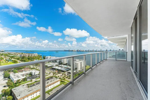 Nautilus 220 Unit 1817 photo 26
