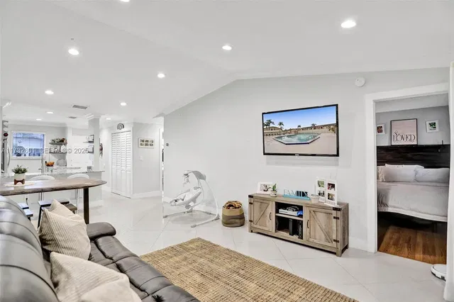Unit 1208 photo 12