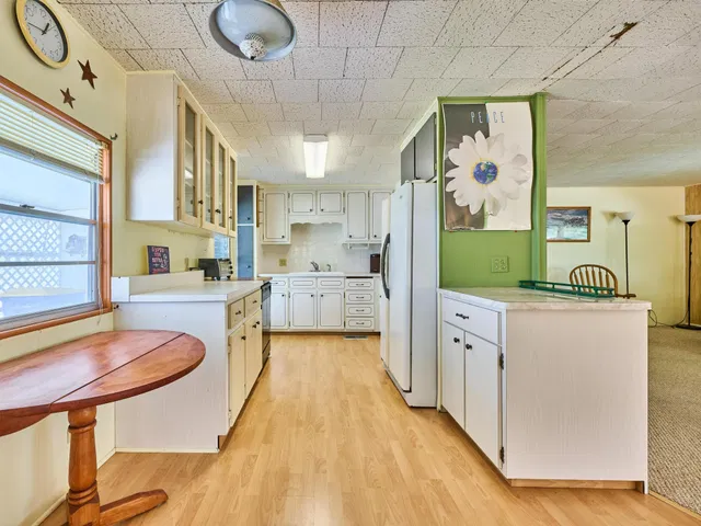 Unit 175 photo 11