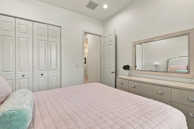 Residence photo 25
