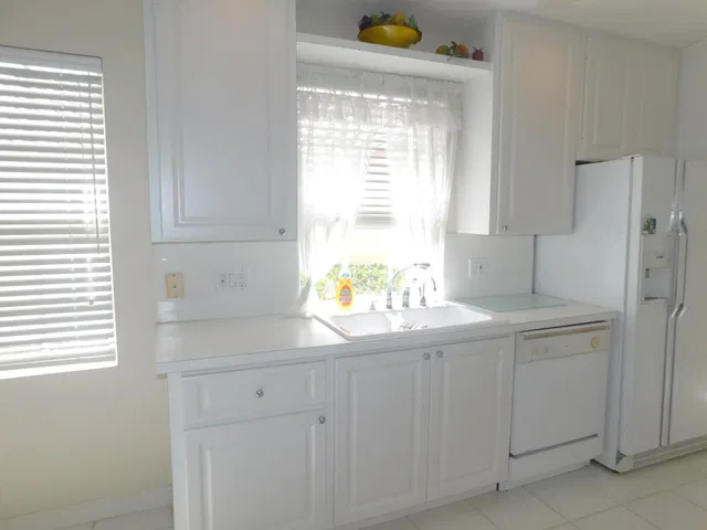 Residence photo 4