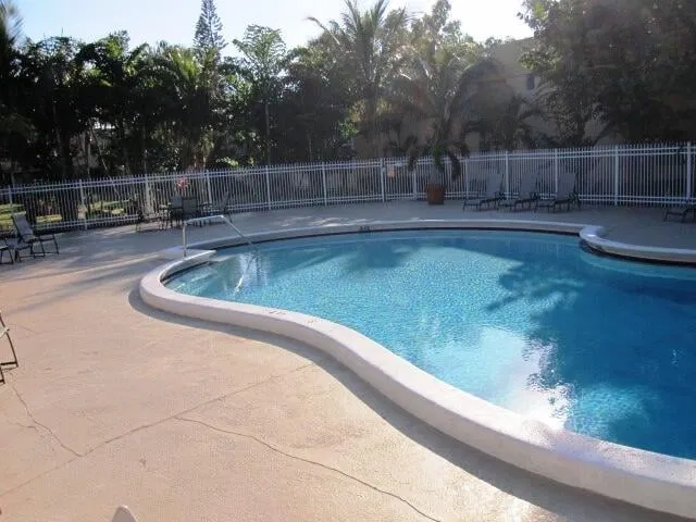 Unit 105 photo 10