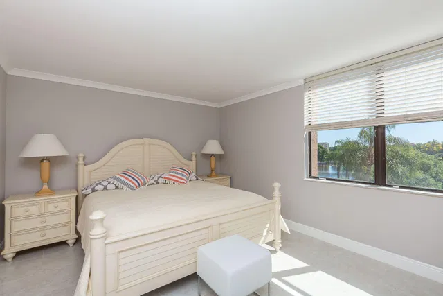 Unit 3304 photo 12